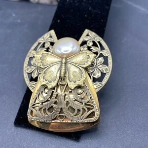 9.15.25_2 ***RARE*** Signed and autographed Jane Davis Angel Brooch 1996